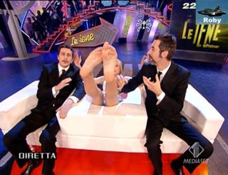 Ilary Blasi feet photo thumbnail
