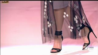 Ilary Blasi feet photo thumbnail
