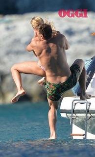 Ilary Blasi feet photo thumbnail