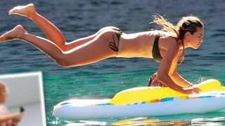Ilary Blasi feet photo thumbnail