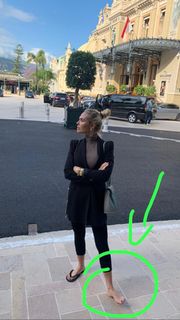 Ilary Blasi feet photo thumbnail