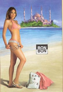 Ilary Blasi feet photo thumbnail