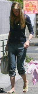 Ilary Blasi feet photo thumbnail