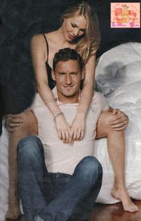 Ilary Blasi feet photo thumbnail