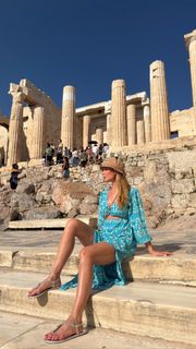 Ilary Blasi feet photo 2