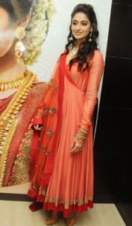 Ileana D'Cruz feet photo thumbnail