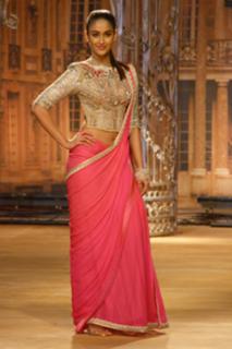 Ileana D'Cruz feet photo thumbnail