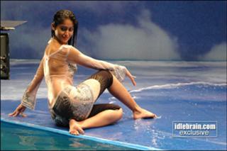 Ileana D'Cruz feet photo thumbnail