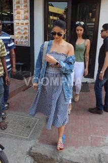 Ileana D'Cruz feet photo thumbnail