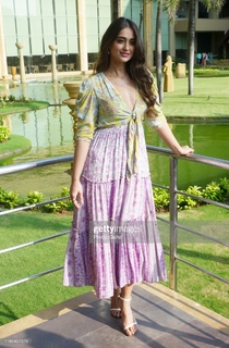 Ileana D'Cruz feet photo thumbnail