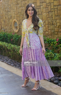 Ileana D'Cruz feet photo thumbnail