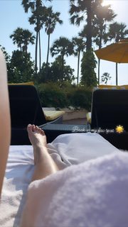 Ileana D'Cruz feet photo thumbnail