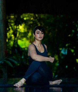 Ileana D'Cruz feet photo thumbnail