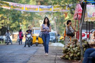 Ileana D'Cruz feet photo thumbnail
