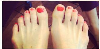 Iliza Shlesinger feet photo thumbnail