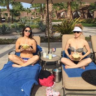 Iliza Shlesinger feet photo thumbnail