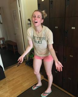 Iliza Shlesinger feet photo thumbnail