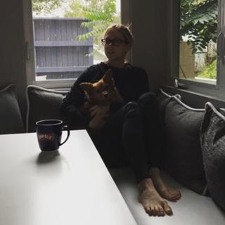 Iliza Shlesinger feet photo thumbnail