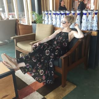 Iliza Shlesinger feet photo thumbnail