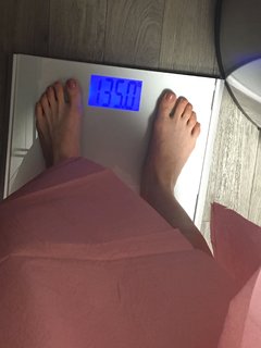 Iliza Shlesinger feet photo thumbnail