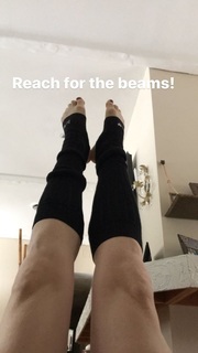 Iliza Shlesinger feet photo thumbnail