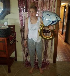Iliza Shlesinger feet photo thumbnail