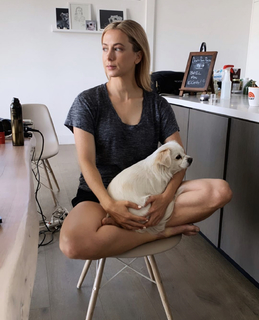 Iliza Shlesinger feet photo thumbnail