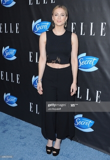 Iliza Shlesinger feet photo thumbnail