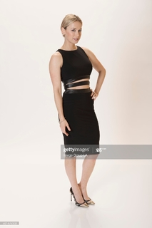 Iliza Shlesinger feet photo thumbnail