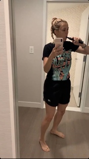Iliza Shlesinger feet photo thumbnail