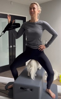 Iliza Shlesinger feet photo thumbnail