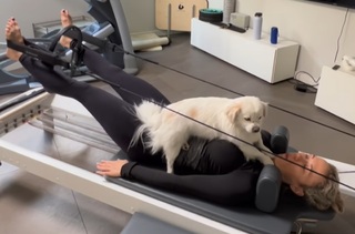Iliza Shlesinger feet photo thumbnail