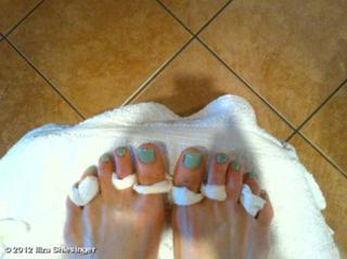 Iliza Shlesinger feet photo thumbnail