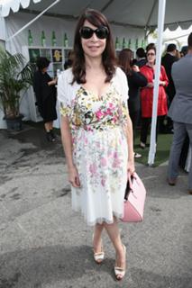 Illeana Douglas feet photo 14