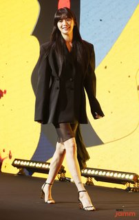 Im Jin-ah feet photo 17