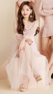 Im Nayeon feet photo thumbnail
