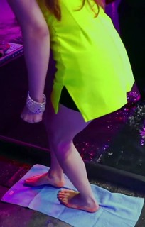 Im Nayeon feet photo thumbnail