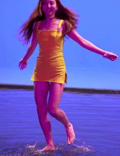 Im Nayeon feet photo thumbnail
