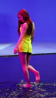 Im Nayeon feet photo thumbnail