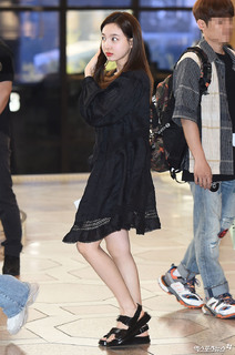 Im Nayeon feet photo thumbnail