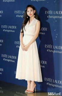 Im Nayeon feet photo thumbnail