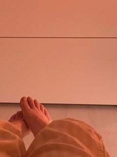 Im Nayeon feet photo thumbnail