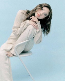 Im Nayeon feet photo thumbnail