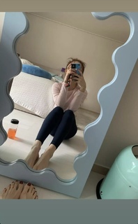 Im Nayeon feet photo thumbnail