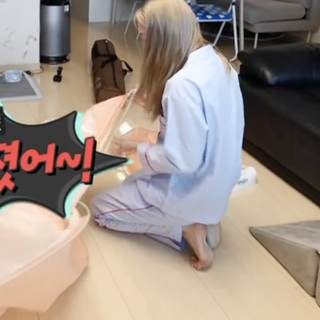 Im Nayeon feet photo thumbnail