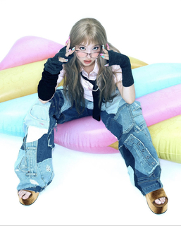 Im Nayeon feet photo thumbnail