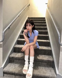 Im Nayeon feet photo thumbnail