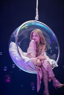 Im Nayeon feet photo thumbnail