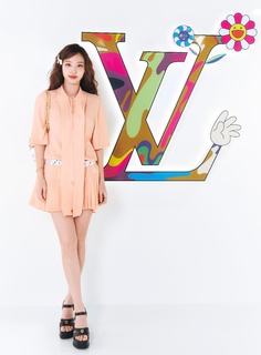 Im Nayeon feet photo thumbnail