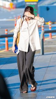 Im Nayeon feet photo thumbnail